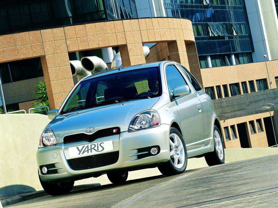  Toyota Yaris T-Sport 2001 года  (фото 2 из 24)
